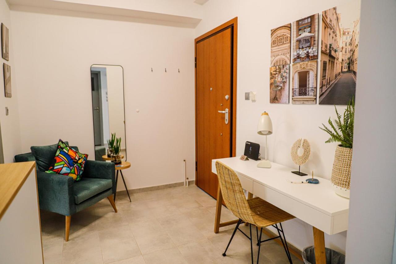 Newly Renovated Apartment 7 Min Walk From Acropolis Афіни Екстер'єр фото