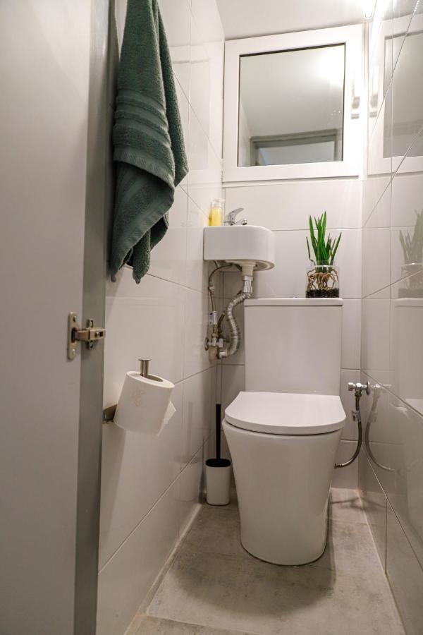 Newly Renovated Apartment 7 Min Walk From Acropolis Афіни Екстер'єр фото