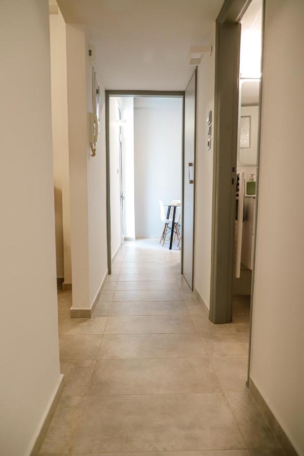 Newly Renovated Apartment 7 Min Walk From Acropolis Афіни Екстер'єр фото