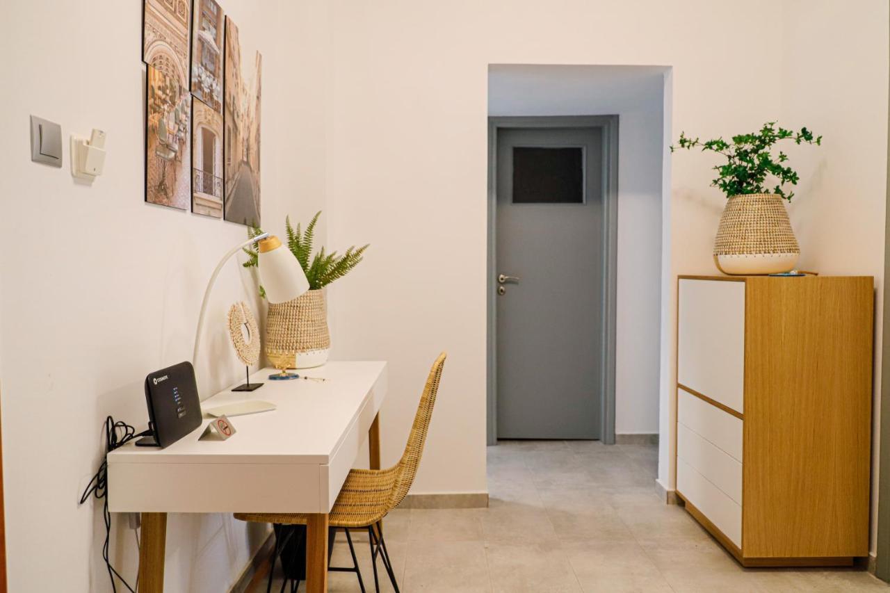 Newly Renovated Apartment 7 Min Walk From Acropolis Афіни Екстер'єр фото